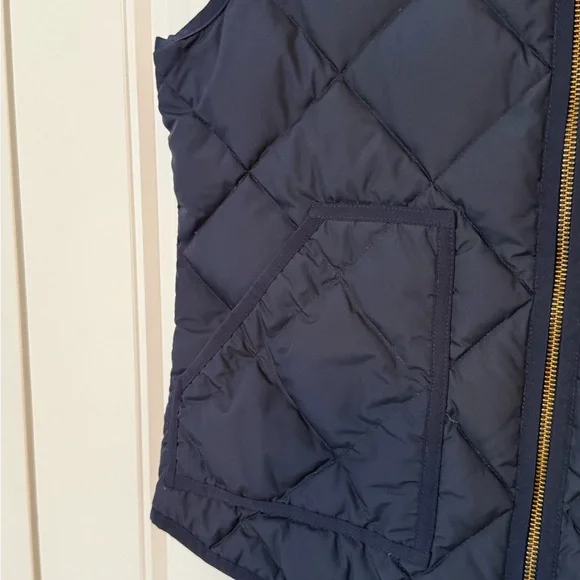 J. Crew Navy Quilted Vest with Gold Accents Size Large - Picture 2 of 5